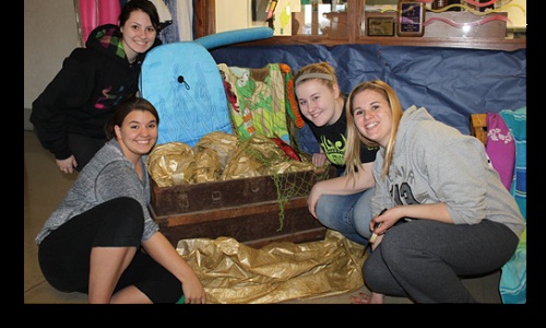 Snowfest Seniors at treasure trunk-Mar16 issue.jpg Image